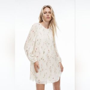 Aritzia Wilfred Daydreamer Mini Dress Pleated Chiffon Mini Dress Small